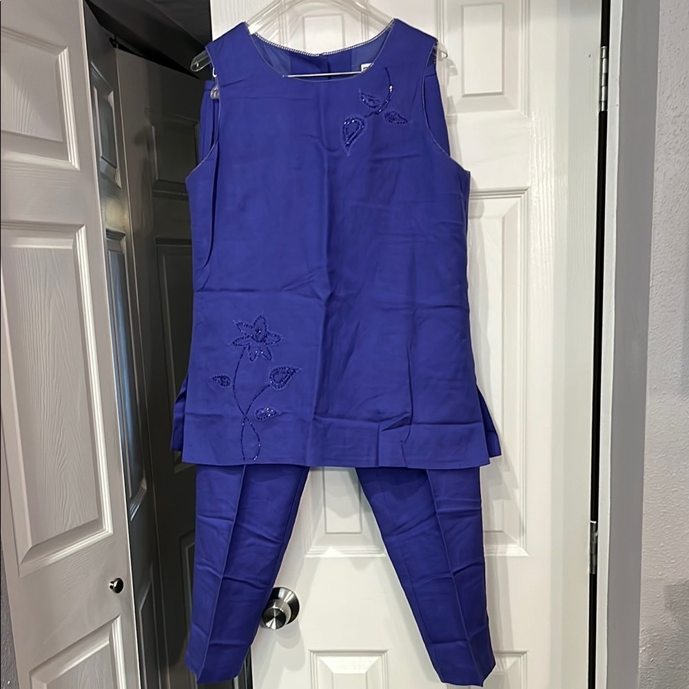 Jessica Howard Purple 2 Piece Set. Pants & Sleeveless top. Embroidered & Beads